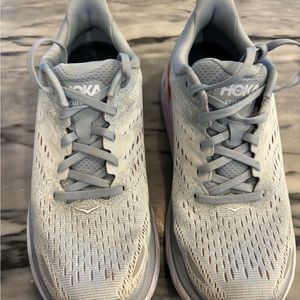 Hoka Clifton 8. Size 7.5